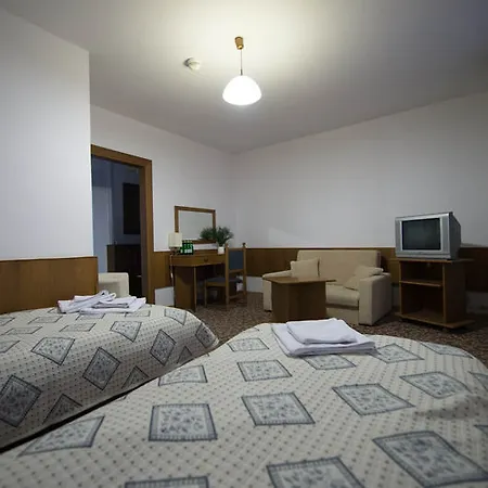 Hotel Lech 2*